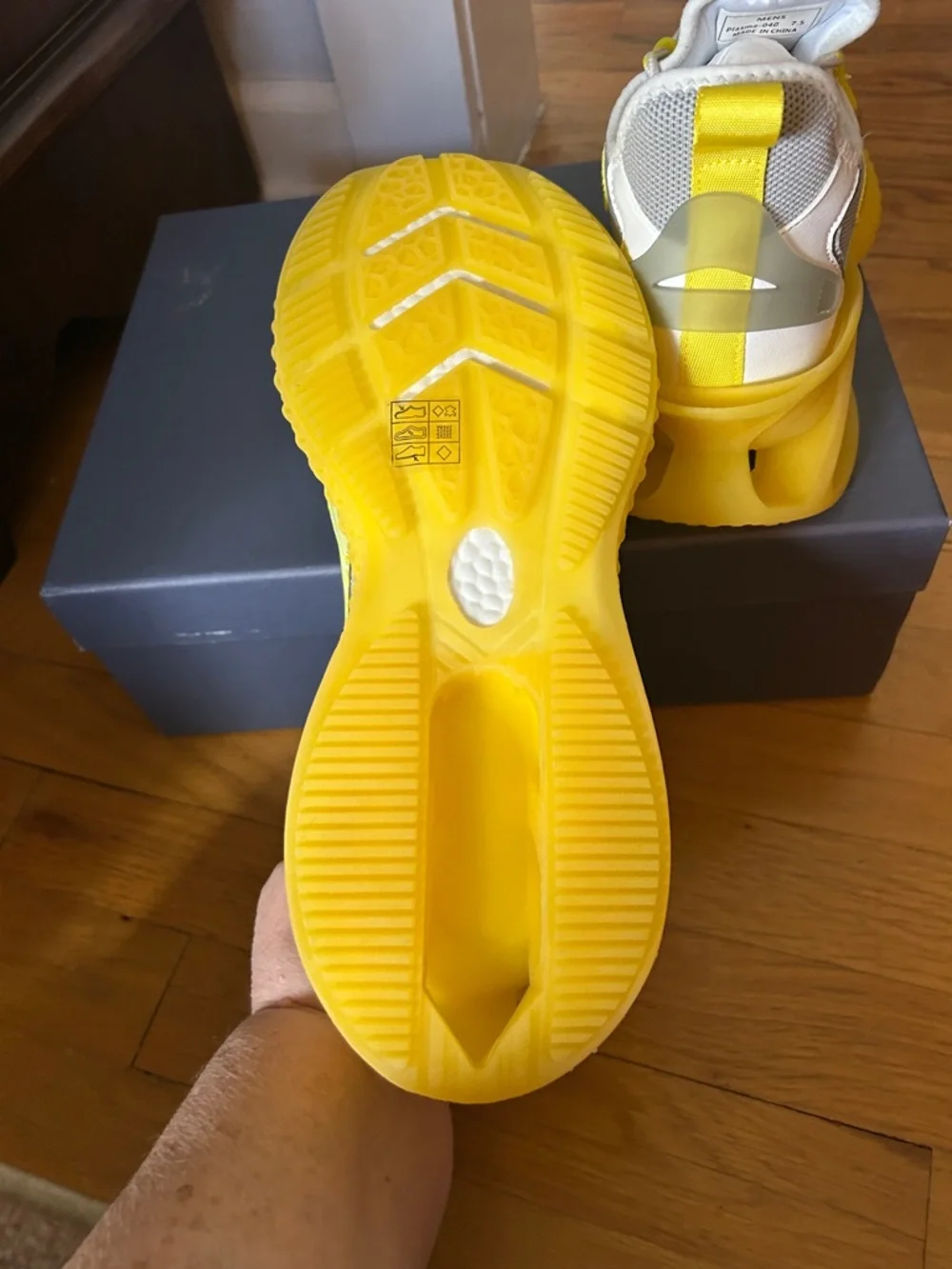 Mazino Plasma Yellow & Gray Sculpted Sole Sneakers Mens‎ 7.5